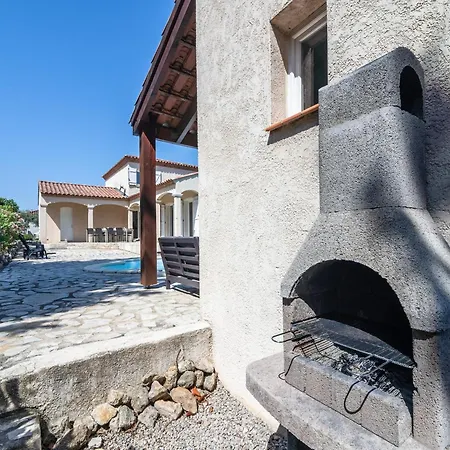 Luxurious In With Private Pool * Oupia