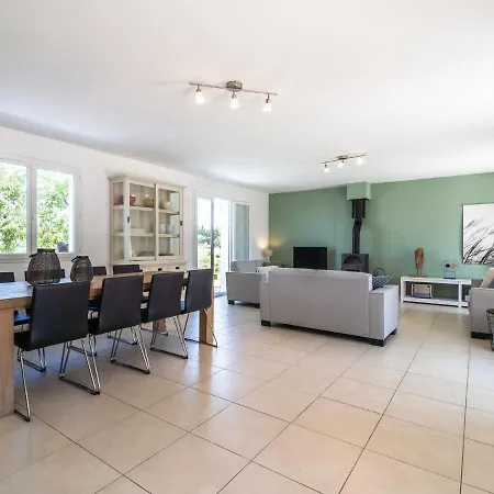 Villa Luxurious In With Private Pool Oupia